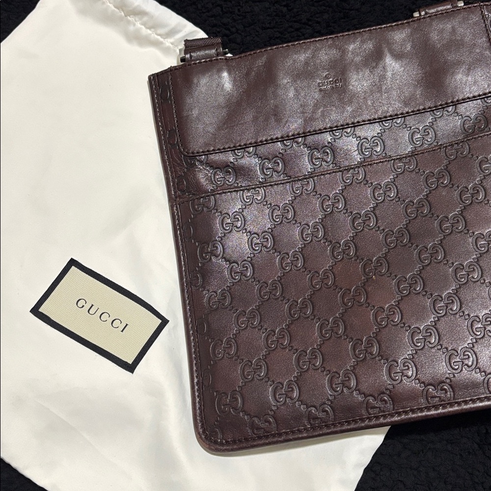 UNISEX GUCCI Guccissima Medium Flat Brown Messenger - AUTHENTICITY GUARANTEED